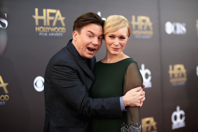 Mike Myers dikenal sebagai salah satu aktor komedi terbaik dan sukses menghidupkan karakter Austin Powers, karakter detektif kocak dan nyeleneh. Tapi di dunia nyata kepribadiannya sangat bertolak belakang. Beberapa kru yang pernah bekerja dengannya mengatakan kalau aktor 57 tahun ini sangat moody dan tak bisa mengendalikan emosinya. Foto: Getty Images