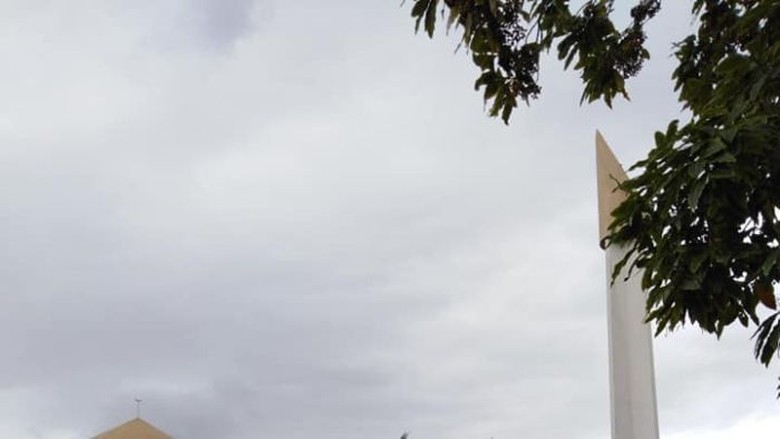 Seorang Pria Tembakkan Senjata di Masjid Selandia Baru Seorang Pria Tembakkan Senjata di Masjid Selandia Baru
