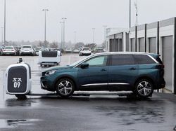 Ini Stan, Robot Tukang Parkir Valet di Bandara Lyon