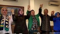 KPK menerangkan, Romahurmuziy diduga menerima duit Rp 250 juta dari Haris untuk posisi Kakanwil Kemenag Jatim pada 6 Februari 2019. Sedangkan Muafaq diduga menyetor duit Rp 50 juta untuk posisi Kepala Kantor Kemenag Kabupaten Gresik.