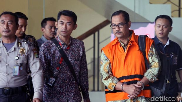  Kakanwil Kemenag Jatim Ditahan KPK