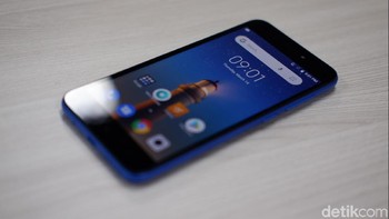 Xiaomi memodalinya dengan chipset Snapdragon 425 SoC yang dipadukan dengan RAM 1 GB. Foto: Adi Fida Rahman/detikINET