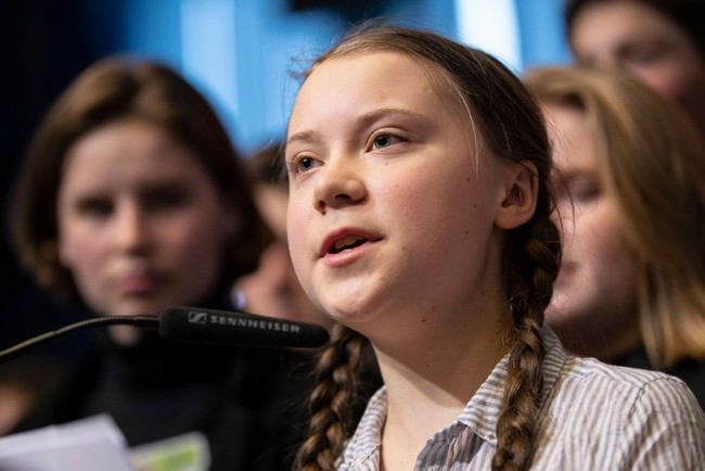 Greta Thunberg berasal dari Swedia dan lahir pada 3 Januari 2003. Sejak kecil, ia sudah menaruh perhatian pada isu lingkungan hidup dan pemanasan global. Selain melakoni gaya hidup Vegan, ia juga tak mau lagi berpergian dengan pesawat. (Foto: Getty Images)