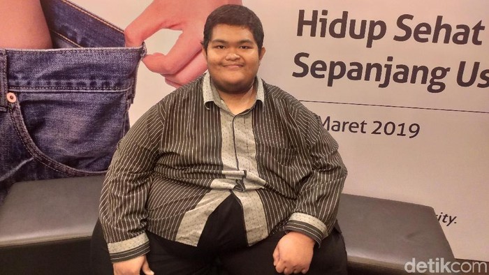 Naufal tengah berjuang menurunkan berat badan (Foto: Khadijah Nur Azizah/detikHealth) Naufal tengah berjuang menurunkan berat badan (Foto: Khadijah Nur Azizah/detikHealth)