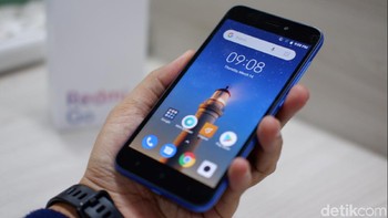 Ponsel ini punya ruang penyimpanan internal 8 GB dengan baterai berkapasitas 3.000 mAh. Foto: Adi Fida Rahman/detikINET