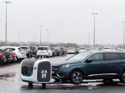 Ini Stan, Robot Tukang Parkir Valet di Bandara Lyon