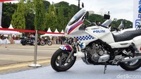 Secara teknis, BMW R1200 GS memiliki mesin boxer 2 silinder 1.170 cc, dengan power hingga 125 dk, dengan torsi maksimum 125 Nm. Kapasitas tangkinya mencapai 30 liter.