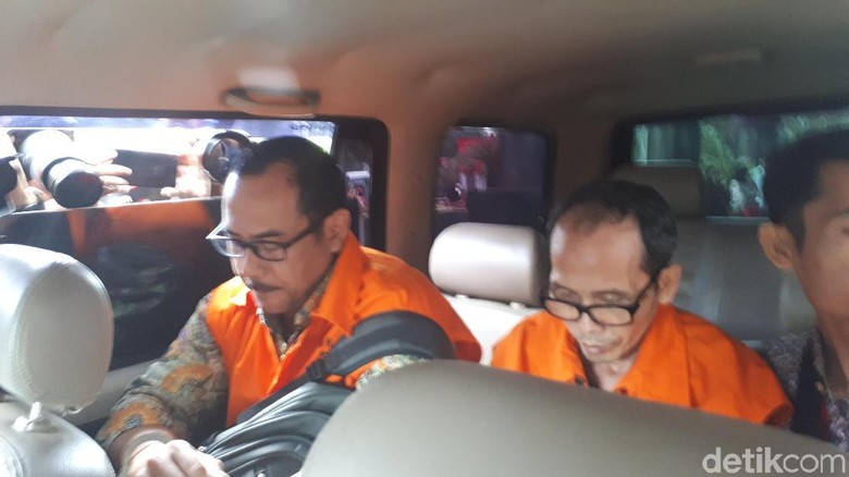 Jadi Tersangka Kasus Suap, Kakanwil Kemenag Jatim Ditahan KPK Jadi Tersangka Kasus Suap, Kakanwil Kemenag Jatim Ditahan KPK