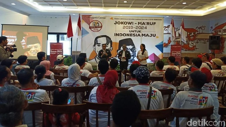 Pasca Rommy Jadi Tersangka, Relawan Jokowi Semarang Bakal Kerja All Aout Pasca Rommy Jadi Tersangka, Relawan Jokowi Semarang Bakal Kerja All Aout