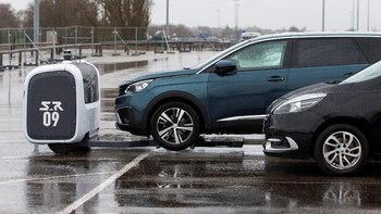 Robot tukang parkir valet ini juga disebut secara terperinci memindai dimensi kendaraan konsumen.