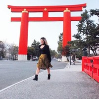 Dengan jadwalnya yang sibuk, Yumiko terpaksa harus makan di rumah sakit. Biasanya ia makan makanan tidak sehat seperti keripik dan roti pisang. Setelah dua bulan, mantan pelari maraton ini tidak bisa berkata-kata ketika dia didiagnosis mengalami kelebihan berat badan, stress dan ususnya bermasalah. Foto: Dok. Instagram @mindbodymiko