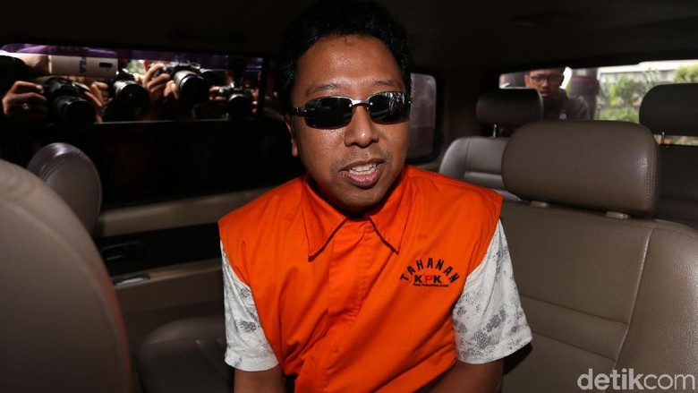OTT Ketum PPP Romahurmuziy, KPK Sita Duit Rp 156 Juta OTT Ketum PPP Romahurmuziy, KPK Sita Duit Rp 156 Juta