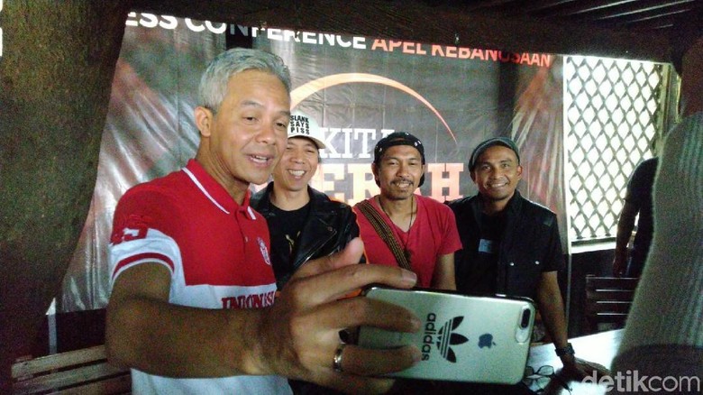 Merasa Dibully, Ganjar Pastikan Apel Kebangsaan Berdana Rp 18 M Tetap Lanjut Merasa Dibully, Ganjar Pastikan Apel Kebangsaan Berdana Rp 18 M Tetap Lanjut