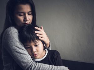 Tips Mengatasi Rasa Bersalah Setelah Marah-marah ke Anak