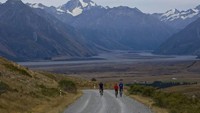 Selandia Baru di Oseania pun menduduki posisi ke-10 pada tahun ini. Meski ada aksi teror baru-baru ini, Selandia Baru lebih meningkatkan keamanannya untuk turis (New Zealand)