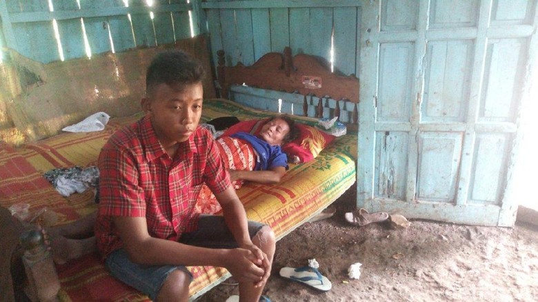 Menderita Sakit Komplikasi, Ngatiyah Tinggal di Rumah yang Reyot Menderita Sakit Komplikasi, Ngatiyah Tinggal di Rumah yang Reyot