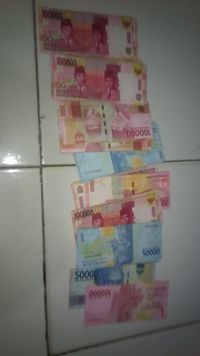 Duit barang bukti korupsi Camat Praya Barat Daya