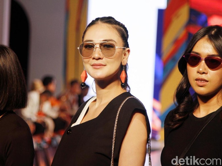 Status Luna Maya di DPT Sudah Kawin, Ketua RT Beri Penjelasan Status Luna Maya di DPT Sudah Kawin, Ketua RT Beri Penjelasan