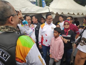 Anies Ajak Anaknya Hadiri Milenial Road Safety Festival di Polda Metro