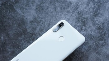 Ponsel ini ditenagai Kirin 710. Foto: Sina Mobile