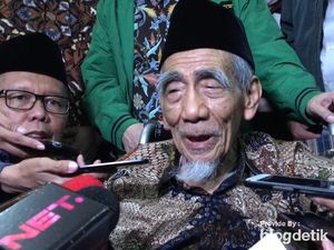 Mbah Moen soal Rommy: Hormati Hukum, Partai Harus Diselamatkan