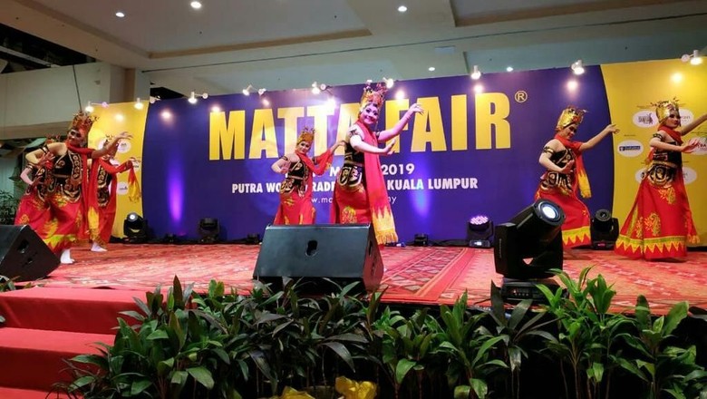 Tarian Gandrung Banyuwangi (dok. Kemenpar) Tarian Gandrung Banyuwangi (dok. Kemenpar)