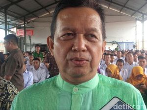 Soetrisno Bachir: Jadi Ketum Partai Banyak Godaan Harta-Wanita
