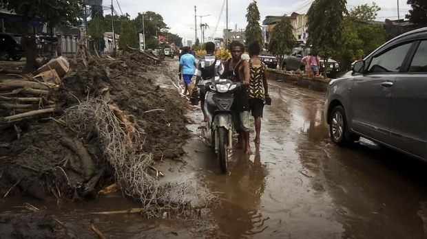 Kondisi banjir bandang di Sentani, Jayapura, Papua. 