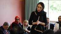 PM Ardern juga menyampaikan pesan-pesan tertentu kepada keluarga korban yang hadir (Foto: Dok. New Zealand Prime Ministers Office/Handout via REUTERS)