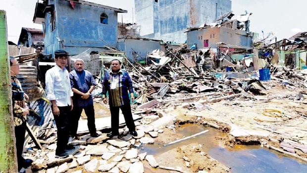 Jokowi Tinjau Lokasi Bom Bunuh Diri di Sibolga