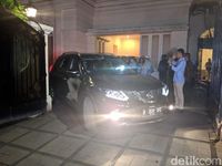 Sandiaga Uno berangkat menuju lokasi debat cawapres. 