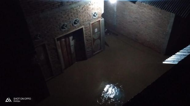 Banjir di Dompu NTB Belum Surut, Warga Mengungsi