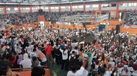 10 ribu relawan Banyumas bersatu yang datang dari seluruh komponen relawan, dari kelompok tani dan pemuda desa, kaum santri dan ibu ibu dari pedesaan.