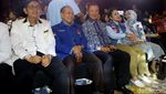 Barisan Depan Pendukung Sandiaga di Debat Cawapres