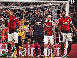 Meme Menyengat MU Disingkirkan Wolves, Mourinho pun Tertawa