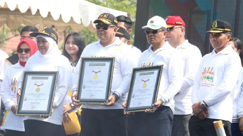 Millenial Road Safety Festival di Suramadu Raih 3 Rekor MURI Millenial Road Safety Festival di Suramadu Raih 3 Rekor MURI