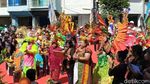 Seru Banget! Begini Meriahnya Festival Rujak Ulek di Surabaya