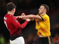 Laga sendiri berjalan panas. Lindeloef sempat terlibat keributan dengan Diogo Jota dalam laga dini hari tadi. (Foto: Catherine Ivill/Getty Images)