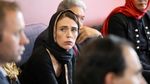 Potret PM New Zealand Berkerudung Saat Temui Keluarga Korban Teror