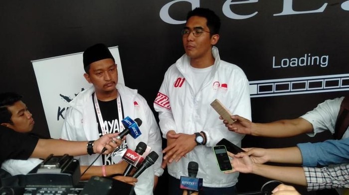 Milennial pendukung pasangan capres dan cawapres 01 menggelar Milenial Ketuk Pintu di The Pallas SCBD, Jakarta.