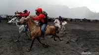 AKBP Eddwi mengatakan bahwa hal ini dilakukan spontan, dan diharapkan bisa digarap serius untuk menaikkan potensi wisata (M Rofiq/detikcom)