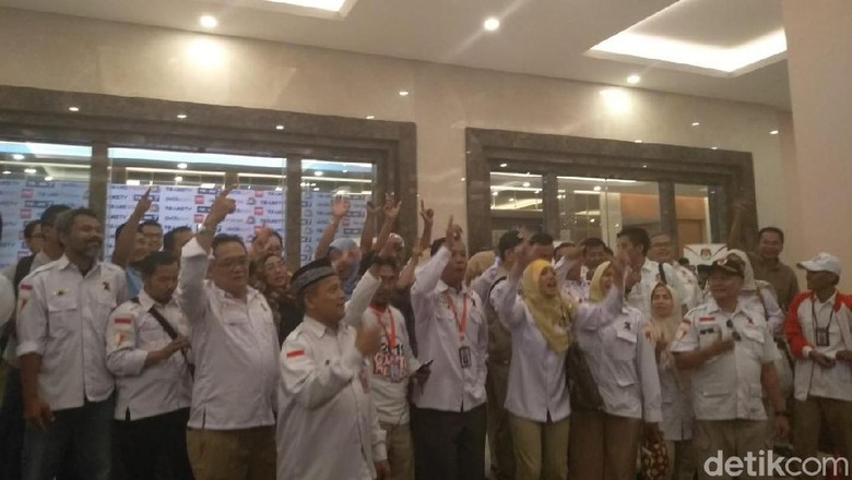 Pendukung Jokowi-Maruf Selawatan, Pendukung Prabowo-Sandi Yel-yel Pendukung Jokowi-Maruf Selawatan, Pendukung Prabowo-Sandi Yel-yel