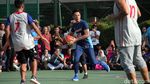 Begini Gaya Sandi dan AHY Main Basket