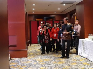 Jokowi Hadiri Rapat Konsolidasi TKN H-30 Pilpres 2019