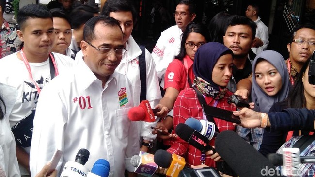 Menhub Kesal Harga Tiket Pesawat Tak Kunjung Turun