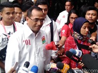Menhub Kesal Harga Tiket Pesawat Tak Kunjung Turun