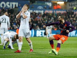 City baru bisa memperkecil skor pada menit ke-69. Sepakan Bernardo Silva mengoyak gawang Swansea. (Foto: John Sibley/Reuters)