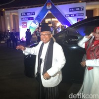 Selama suaminya maju sebagai cawapres Jokowi, Wury Estu selalu setia mendampingi. Dia pun konsisten dengan gaya hijab syari. Foto: Arief Ikhsanudin/detikcom