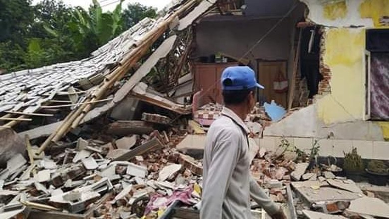 Gempa NTB, 13 Warga Lombok Timur Luka Gempa NTB, 13 Warga Lombok Timur Luka