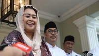 Sementara itu, Yenny, mengatakan dirinya selalu memberi dukungan lahir dan batin bagi Maruf. Dia menyatakan dirinya juga memperkuat jaringan Gus Dur agar bergerak memenangkan Jokowi-Maruf.